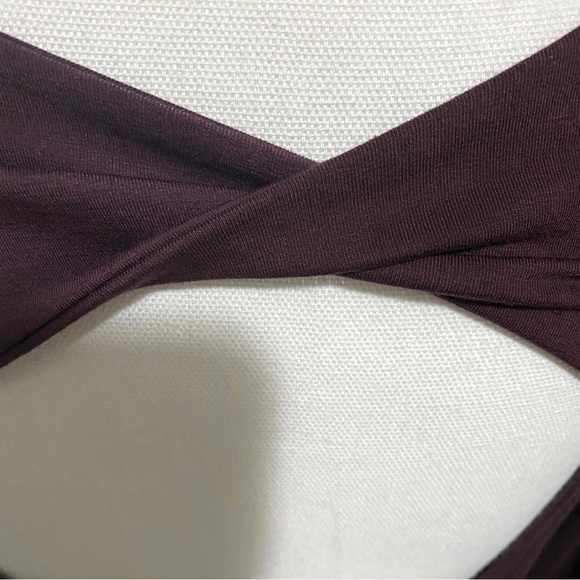 Athleta, Long Sleeve Activewear Open Back Twist Maroon Color EUC XS - Picture 5 of 8
